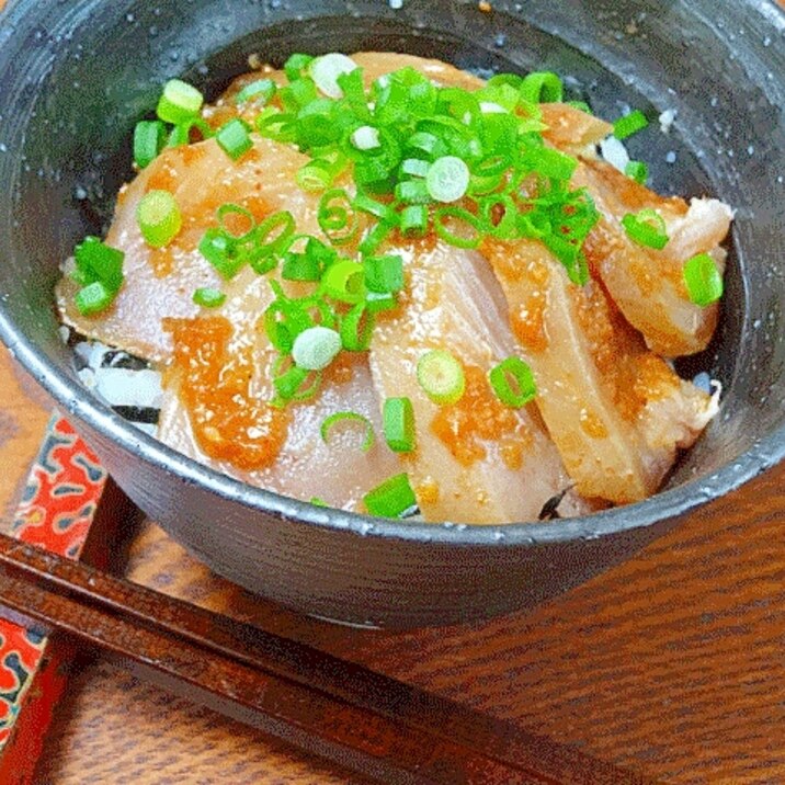 いつもと違う☆　「まぐろ韓流ピリ辛漬け丼」